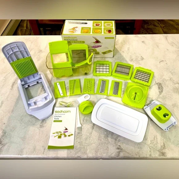 EUC Multi-Functional Kitchen Tools Vegetable Chopper & Slicer Dicer w/ Container - Picture 1 of 8